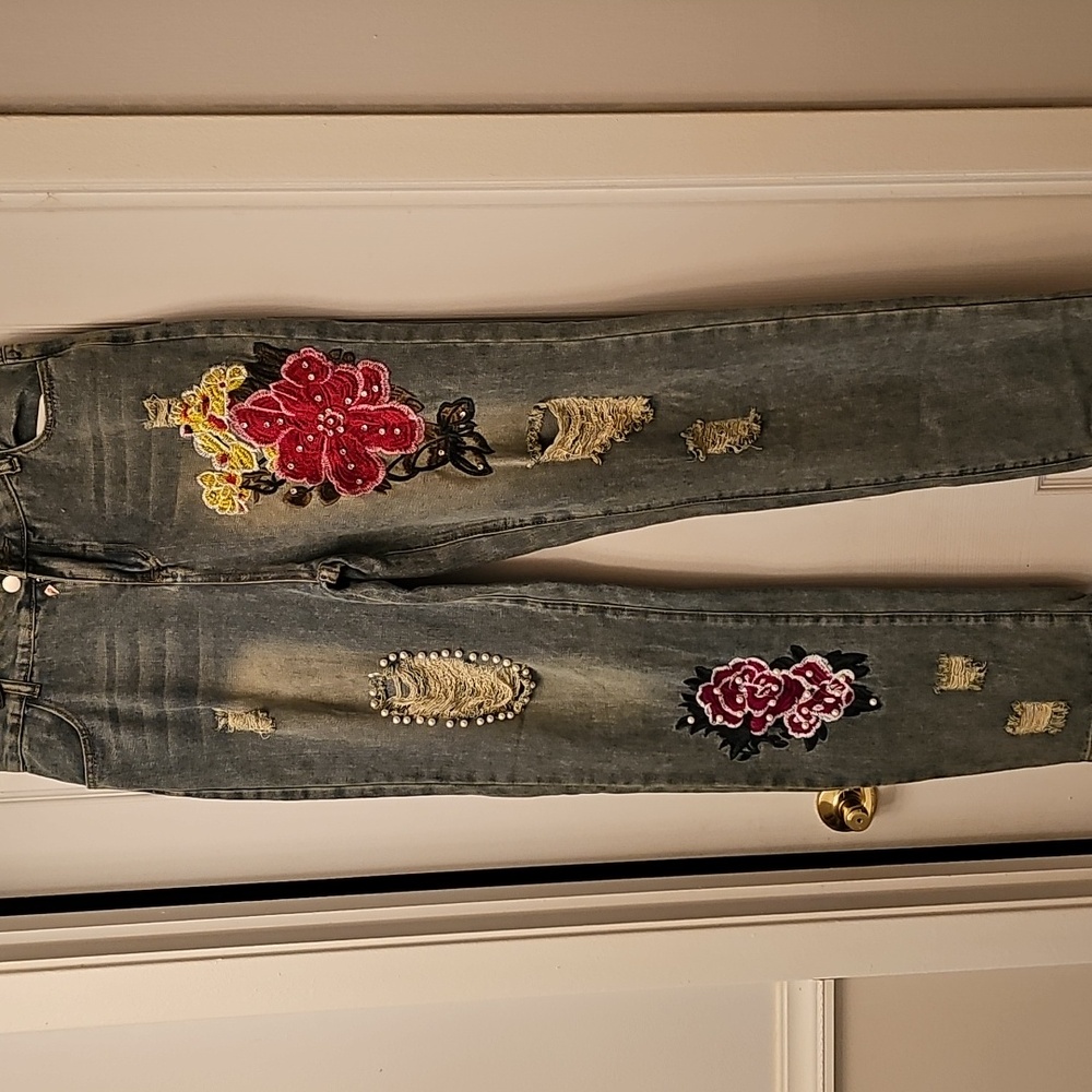 Floral Embroidered Straight Leg Jeans